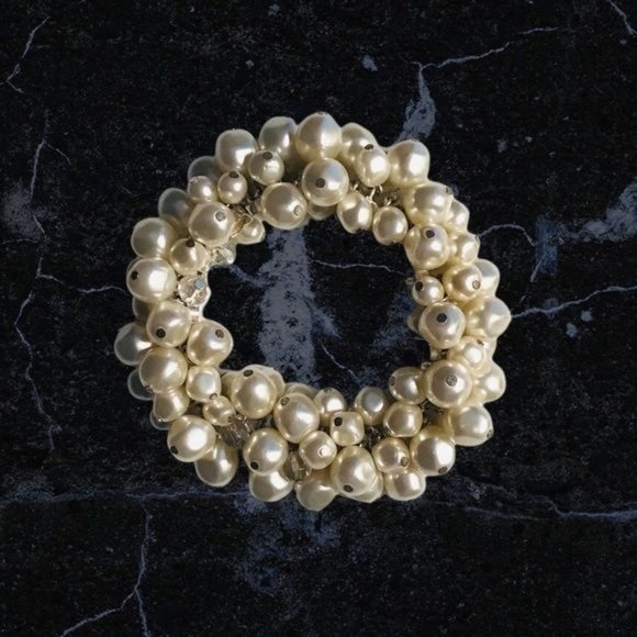 VTG Pearl & Rhinestone Signed Bracelet Vintage On Trend - Picture 8 of 8